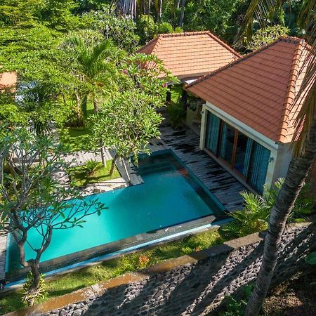 Coco Garden Pool Villas Kubutambahan  Exterior photo