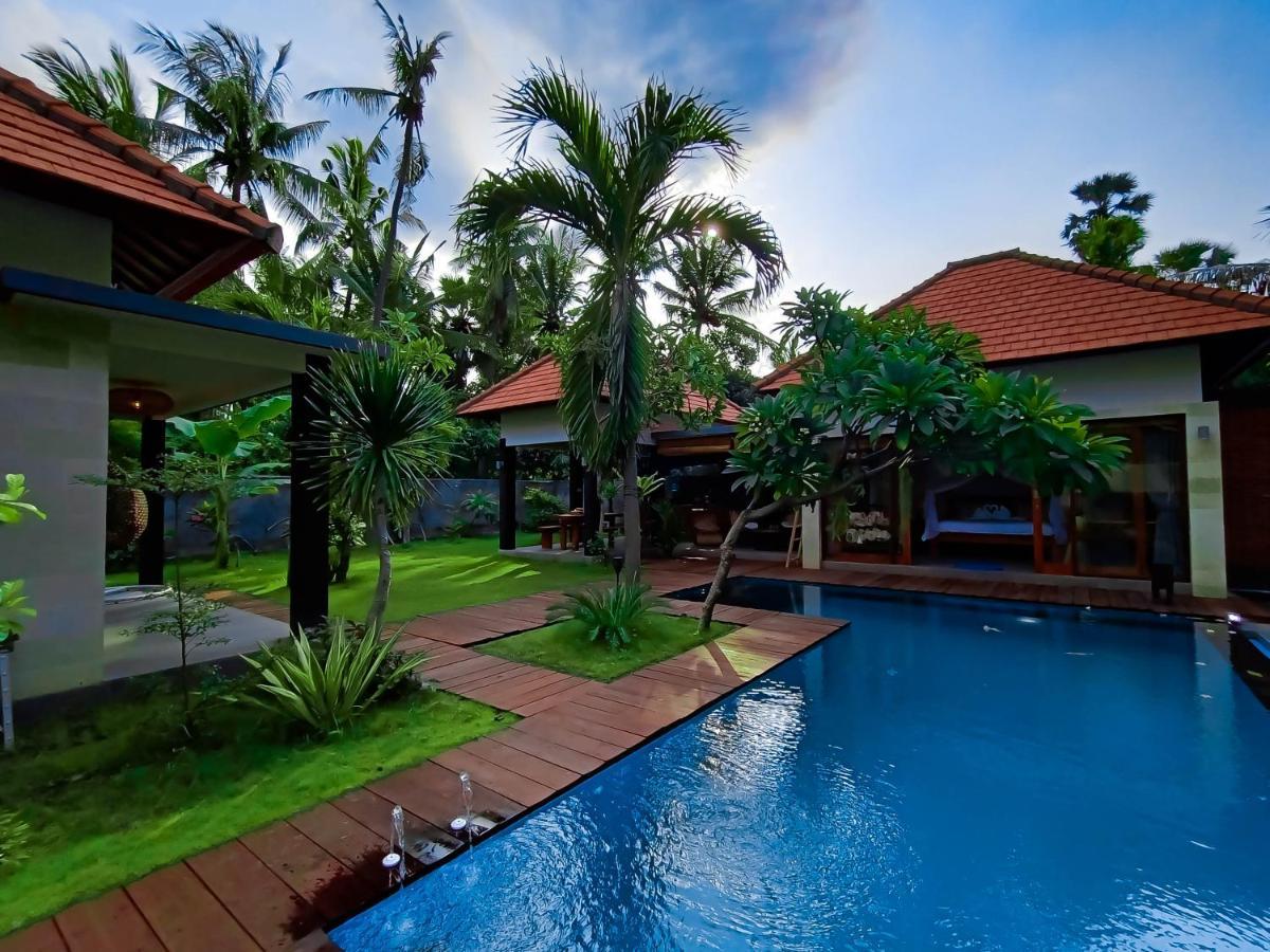 Coco Garden Pool Villas Kubutambahan  Exterior photo