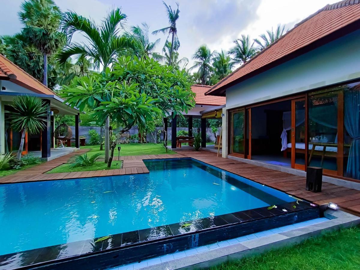 Coco Garden Pool Villas Kubutambahan  Exterior photo