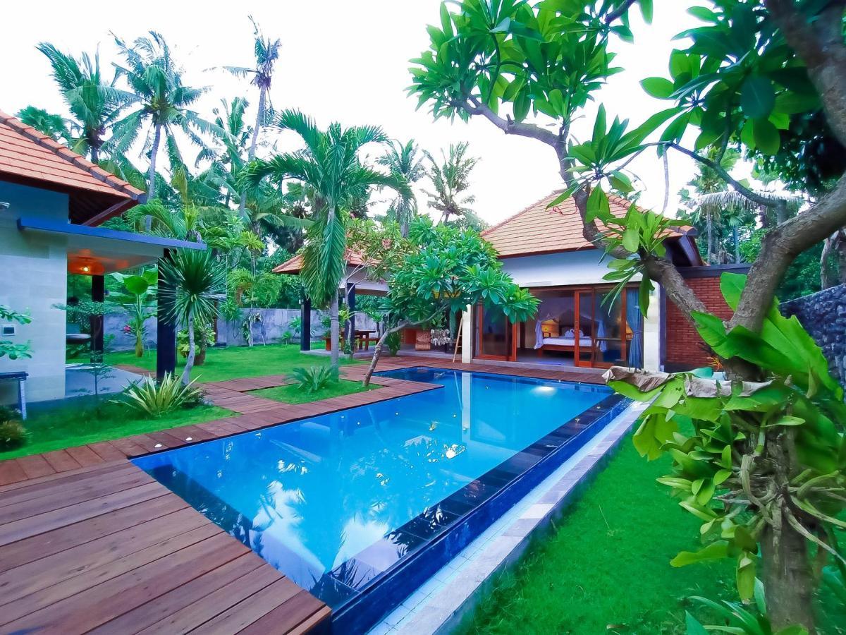 Coco Garden Pool Villas Kubutambahan  Exterior photo