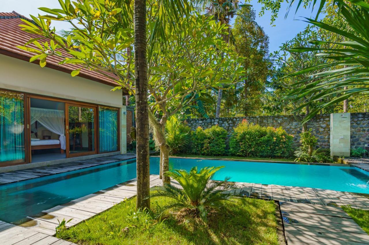 Coco Garden Pool Villas Kubutambahan  Exterior photo