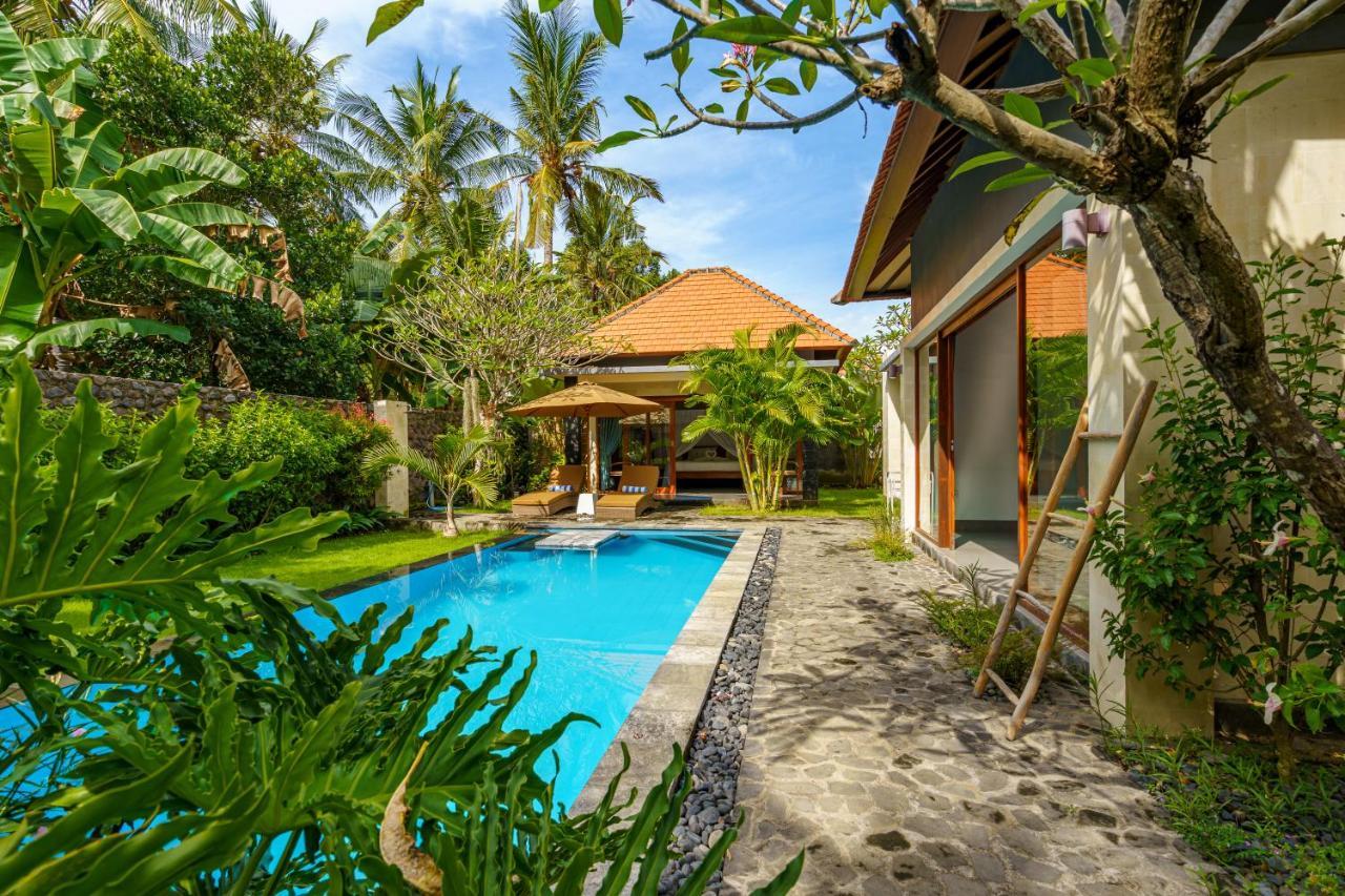 Coco Garden Pool Villas Kubutambahan  Exterior photo