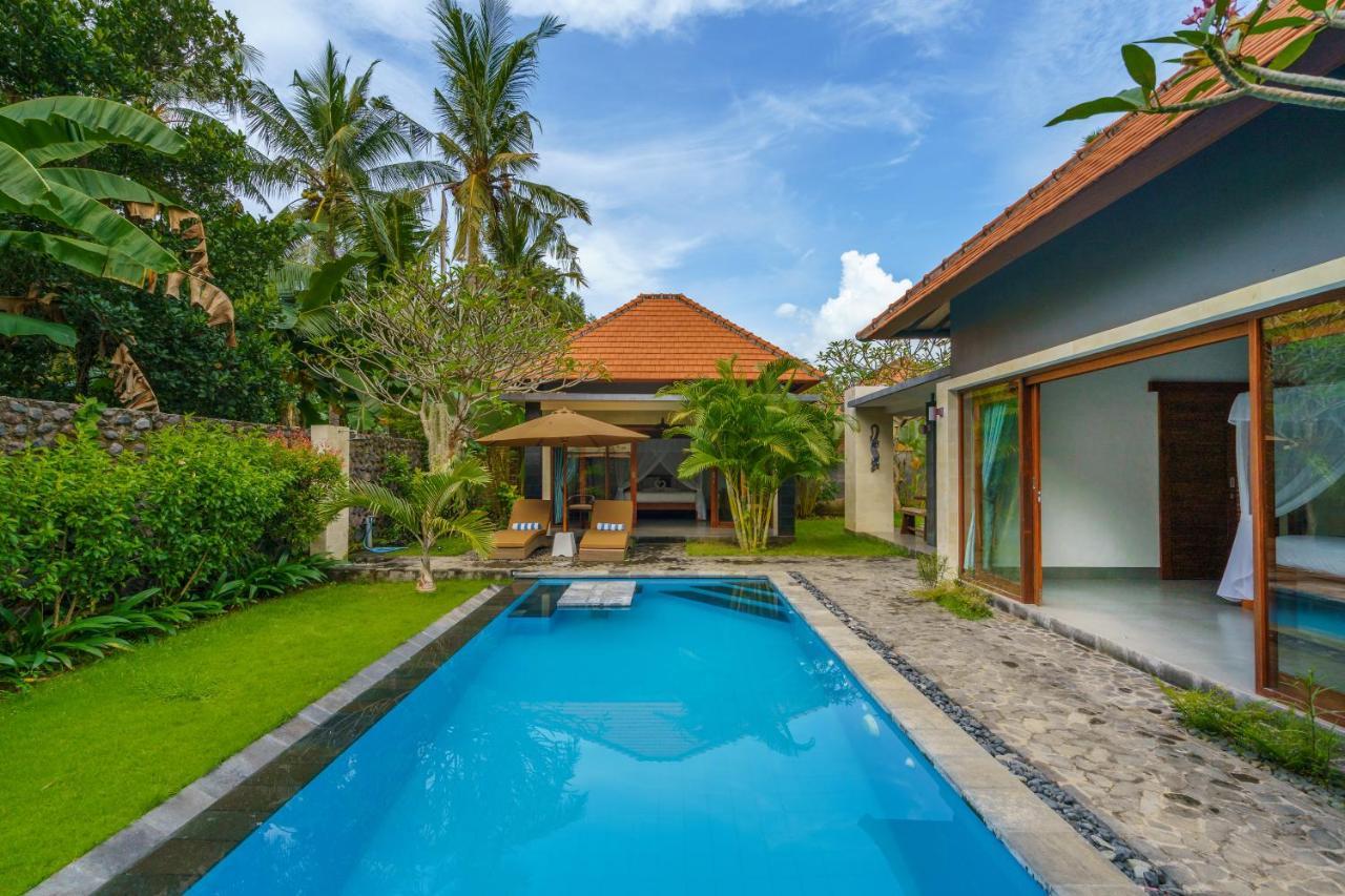 Coco Garden Pool Villas Kubutambahan  Exterior photo