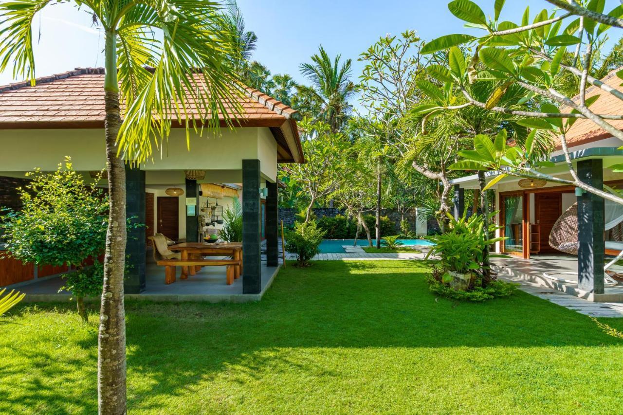 Coco Garden Pool Villas Kubutambahan  Exterior photo